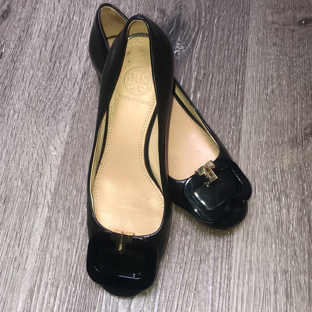 TORY BURCH T-Ring 50 Pumps Soft Patent Calf Leather - Picture 3 of 11